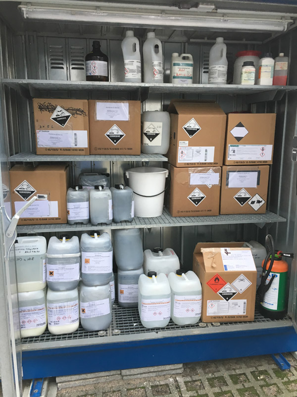Fachgerechte Entsorgung von Gefahrstoffen (Chemikalien/Sprengstoffe)